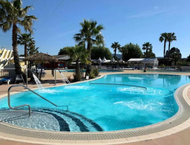 Camping Le Bora Bora Mobilhome Camping Le Montourey 4 étoiles *
